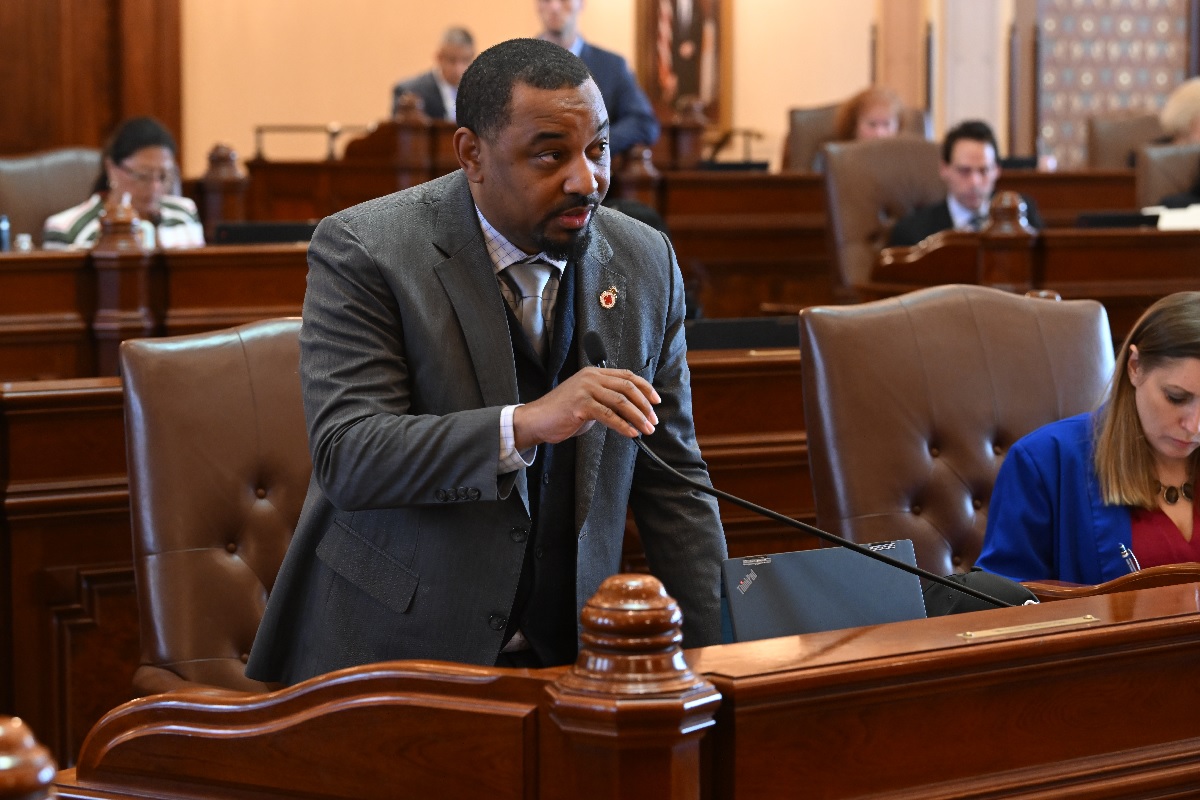 State Senator Willie Preston speaks on the Senate floor